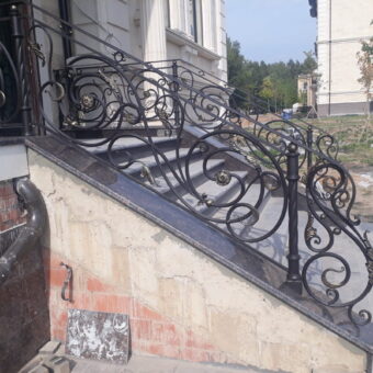 Кованые балконы и террасы